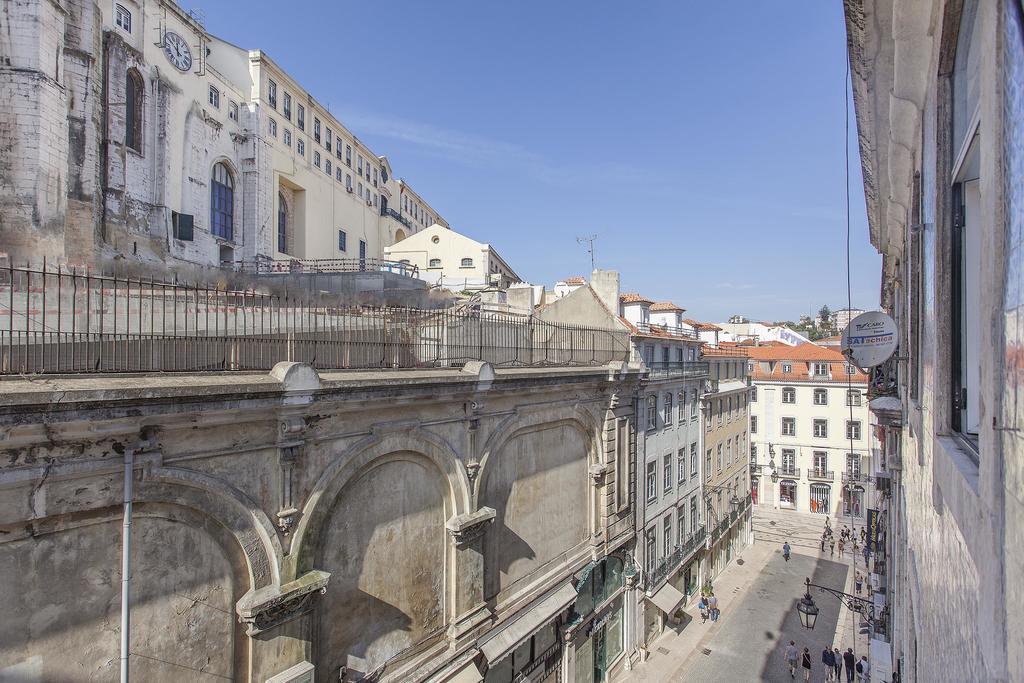 5 Sins Chiado Hostel Lisboa Exteriör bild